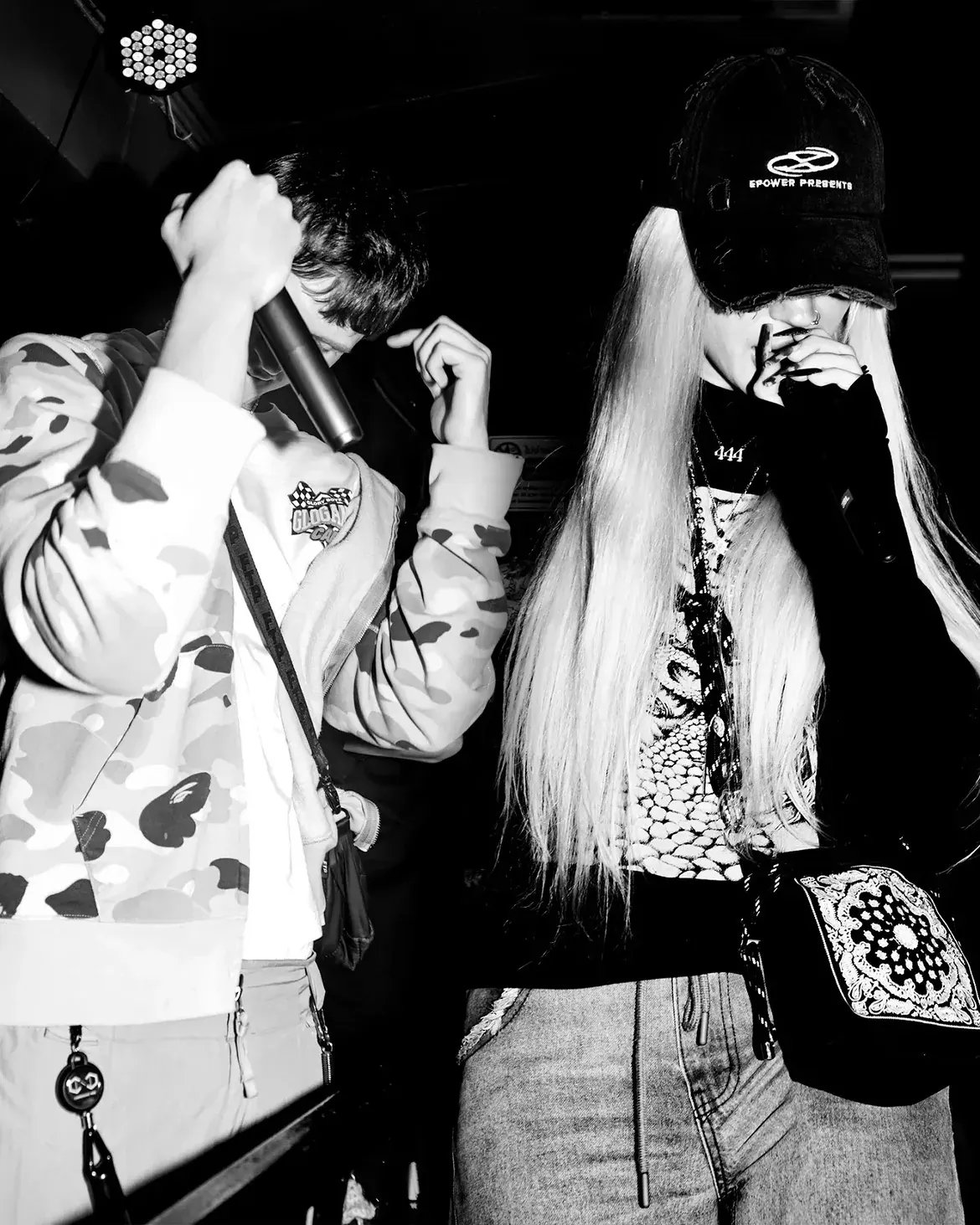 Гости с микрофоном на Sunday Community Night в HempBuddy Lounge